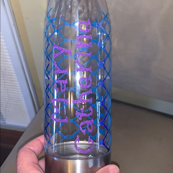 Water bottle and design - Picture 1 of 6